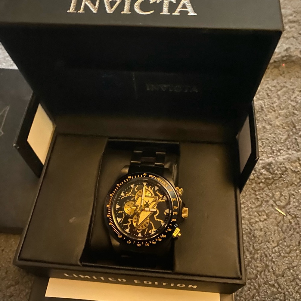 Invicta DC Black Atom Watch
